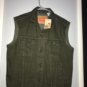 Men’s medium Levi Jean vest